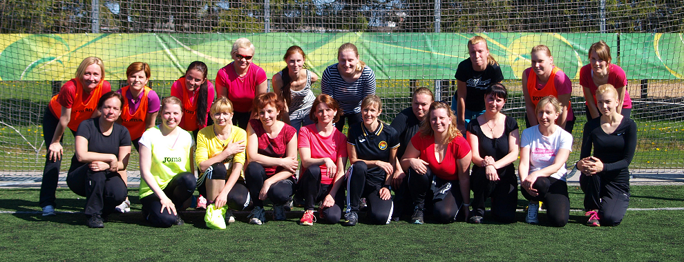 Jalkaemad esmakordselt palliplatsil