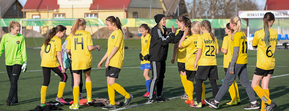Tarva tüdrukud lõpetasid välihooaja
