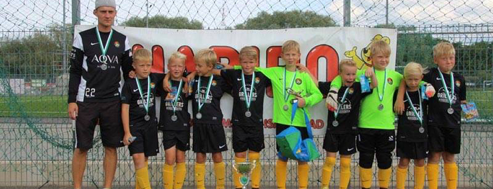 Tarvas 2007-08 poisid võtsid osa Flora Cupist