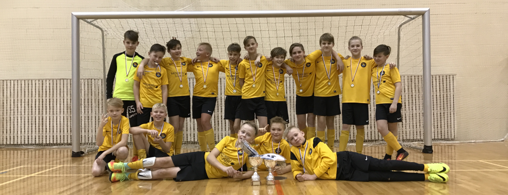 05 noored Raplas poodiumil