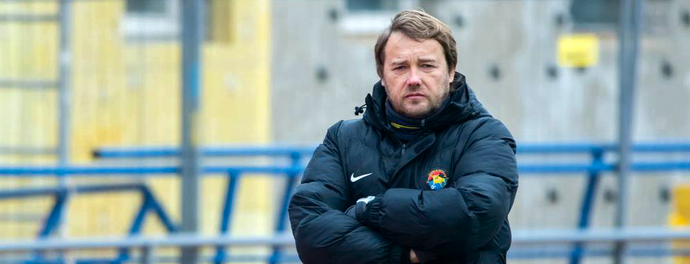 Esindusmeeskond vahetab peatreenerit